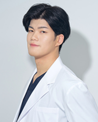 Dr. Takuma Nakabo